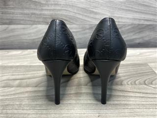 Valentino Clara Signature Pumps Women's Size 7